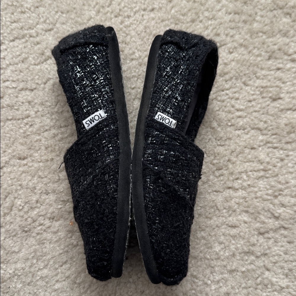 TOMS Black Tweed Slip-On Flats - Size 6 - Picture 5 of 8